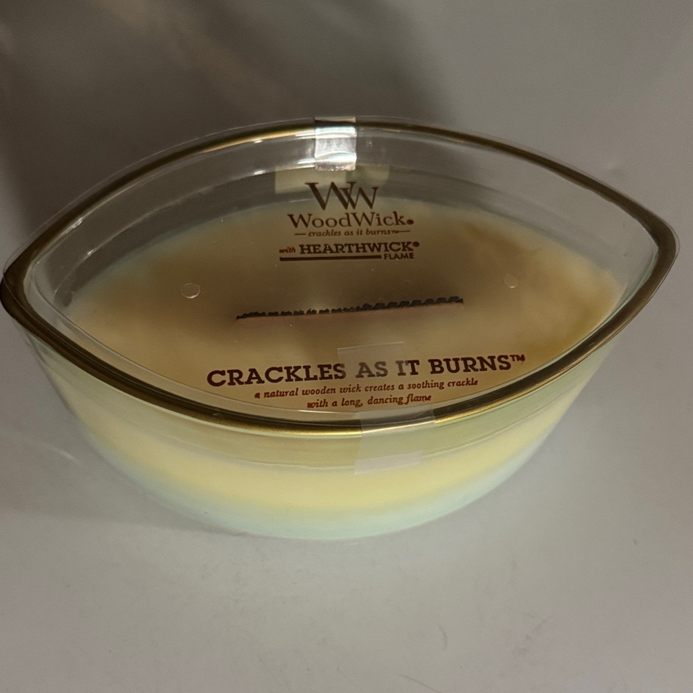 Magnolia Candle